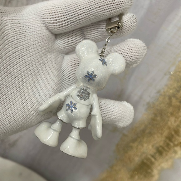 Disney x BAUBLEBAR - Mickey snow ❄️ Jewelry key change / bag Charm ❄️🎁🫶🏽💋💓 - Picture 7 of 9